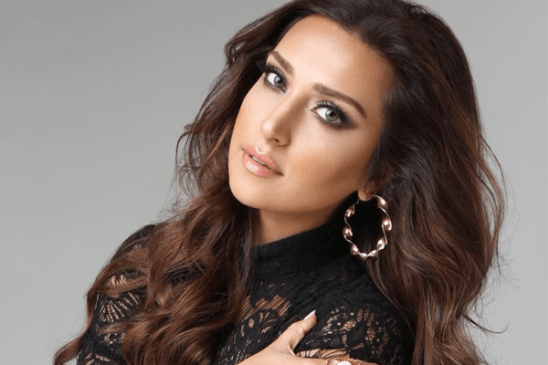 Singer Mozhdah Jamalzadah’s rumors about having husband