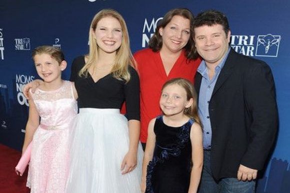 Sean Astin with his family | Ecelebritymirror
