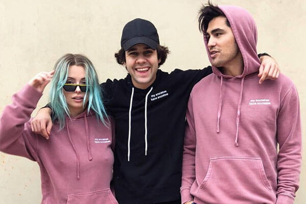 vlog-squad-toddy-smith-corrina-kopf vlog-squad-toddy-smith-corrina-kopf