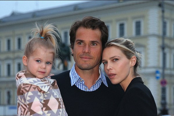 Tommy Haas with his wife Sarah Foster and daughter Valentina Haas