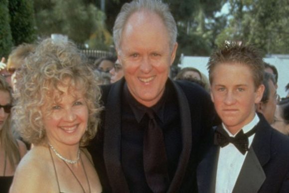 John Lithgow with familia | Ecelebritymirror