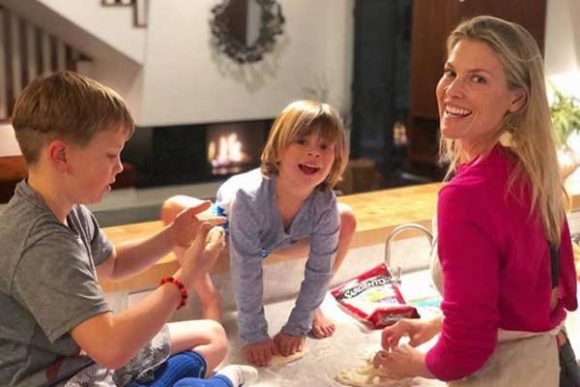 Ali Larter with her children | Ecelebritymirror