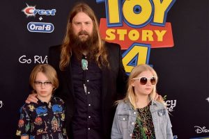 Wait, Chris Stapleton Is A Father Of Five Children? | eCelebrityMirror