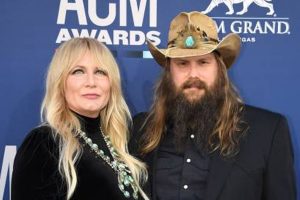 Wait, Chris Stapleton Is A Father Of Five Children? | eCelebrityMirror