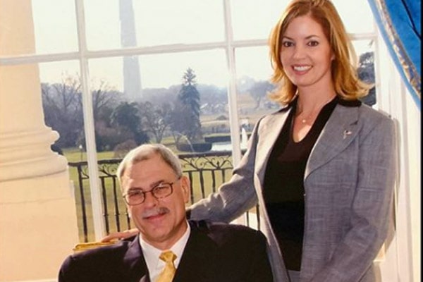Phil Jackson relationship with Jeanie Buss, Phil Jackson's ex-fiance, Jeanie Buss ex-fiance