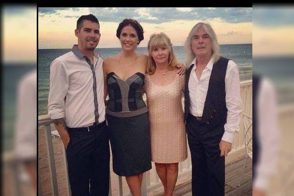 Cliff Willimon has a happy family. | Ecelebritymirror