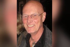 Chris Slade Net Worth - Income And Earnings As A Drummer | eCelebrityMirror