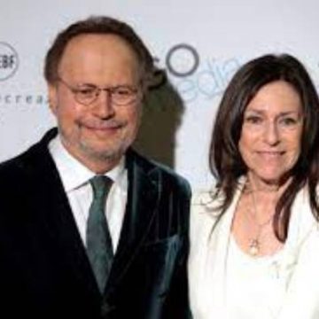 7 Interesting Facts About Janice Crystal, She Is Also Billy Crystal’s Wife
