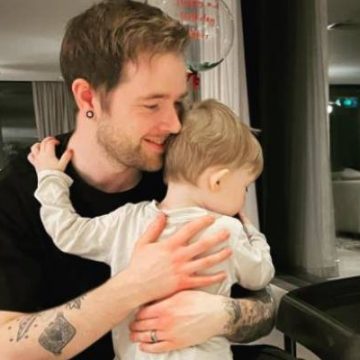 Look At Daniel Middleton’s Life As A Family Man With His Wife And Kid