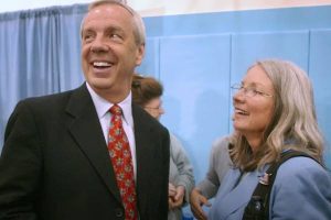 Roy Williams' Wife Wanda Williams Has Been By His Side Since The Early ...