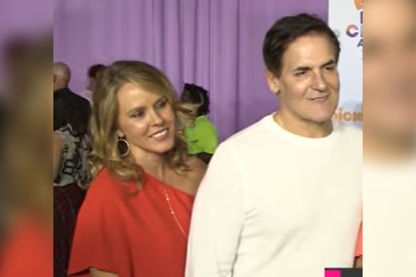 Who Is Mark Cuban's Wife? Tiffany Stewart Is a Very Down-to-Earth 'Shark  Tank' Spouse