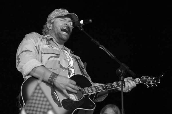 Country Singer Toby Keith Covel